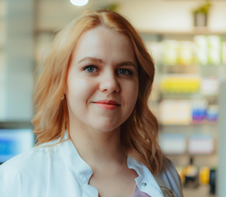 Mitarbeiterin der Rastpfuhl Apotheke