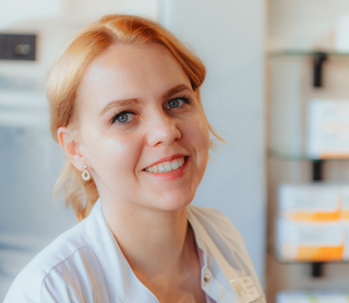 Mitarbeiterin der Rastpfuhl Apotheke